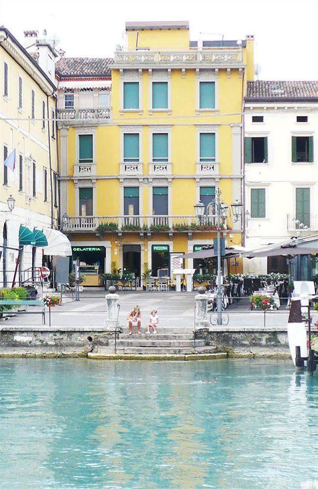 Aparthotel All'Orologio Peschiera del Garda Buitenkant foto