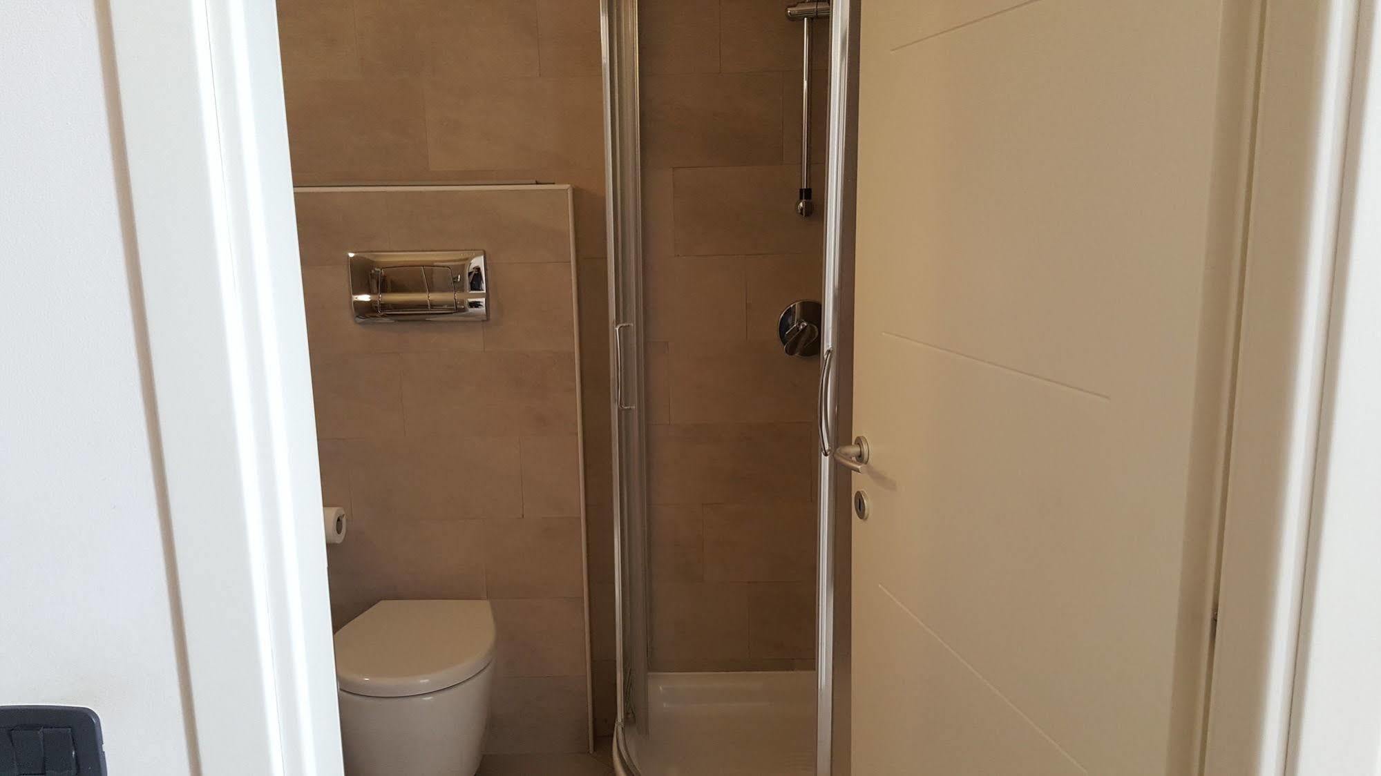 Aparthotel All'Orologio Peschiera del Garda Buitenkant foto